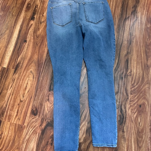 Old Navy Rockstar distressed jeans, 14 - Picture 7 of 7